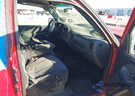 2001 Chevrolet Silverado 1500 Ls z USA, uszkodzony, nr VIN 1GCEC19VX1Z208353